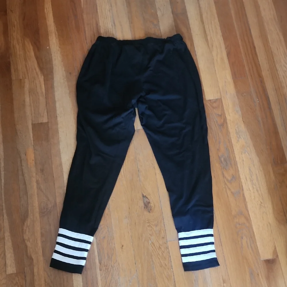 Torrid Black Cotton And Spandex Leggings with White Stripes Size 1 - Picture 6 of 14